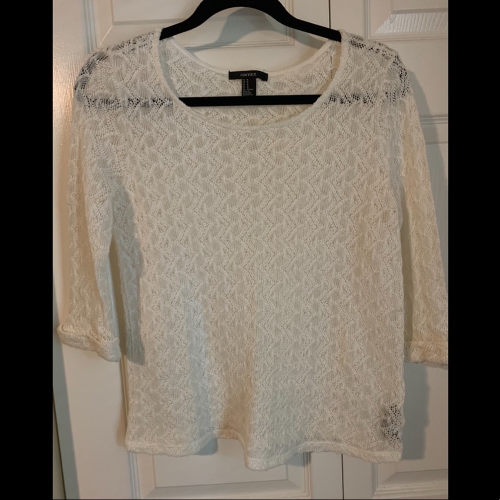 Off white, 3/4 sleeve lace top
